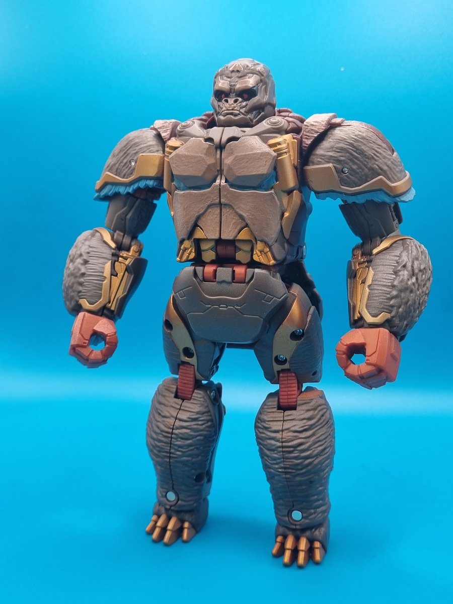 CosmicConker's tweet image. Custom Beast Machines Optimus Primal made using Transformers Rise of the Beasts mainline voyager Optimus Primal.