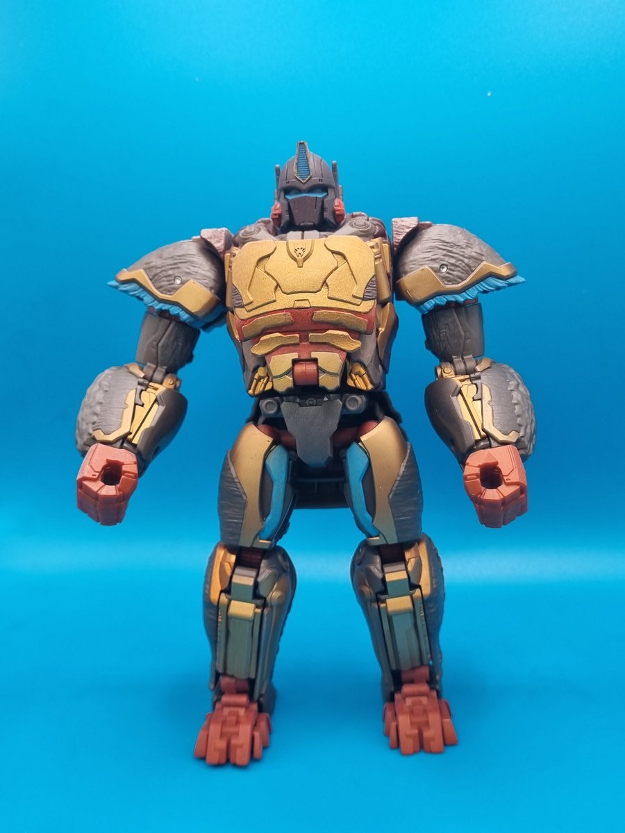 CosmicConker's tweet image. Custom Beast Machines Optimus Primal made using Transformers Rise of the Beasts mainline voyager Optimus Primal.