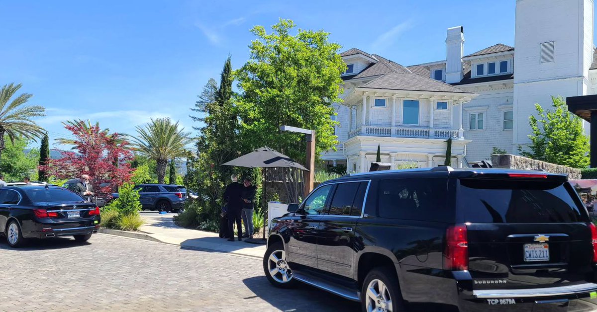 CalWineTours's tweet photo. Vip corporate transportation for dinner and airport transfers is just a few of the services we offer at CWT.
Book your VIP Transportation now.
707.253.1300
📷https://t.co/5iSveQHFTW
#viptransfers #vipdinnertransportation #corporateevents #ceotransportation https://t.co/L8U751ofTC