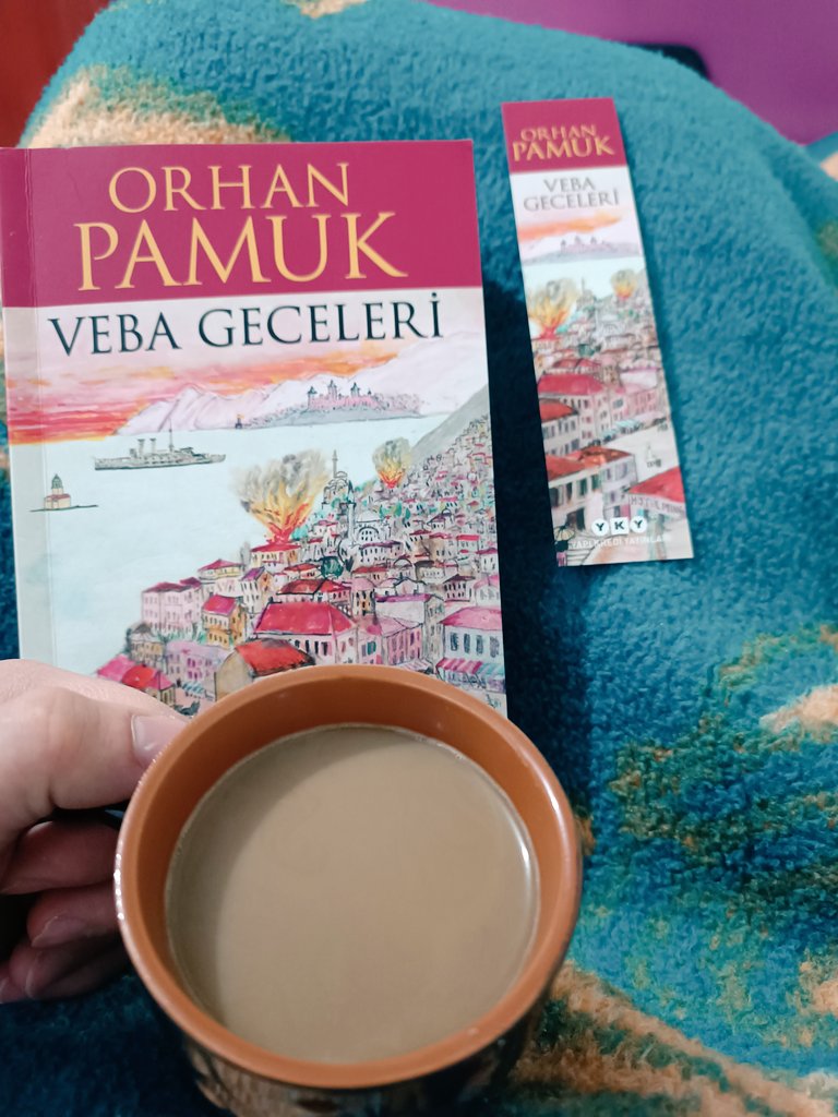 Leyllq's tweet photo. #OrhanPamuk
#VebaGeceleri 🌼 https://t.co/RxTQQf00ew