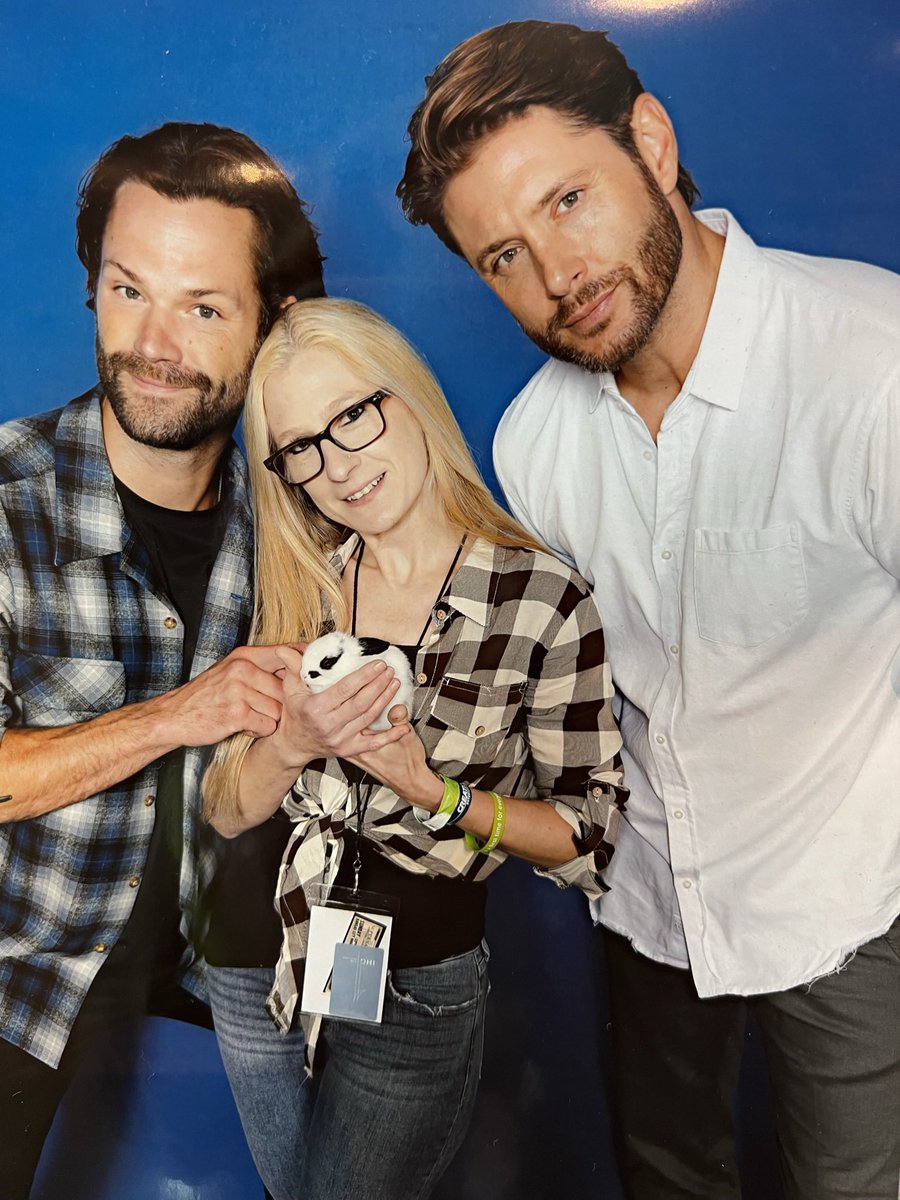 tinydancer_127's tweet photo. #SaveTheWinchesters Kanas City SPN 2022 
@JensenAckles @jarpad https://t.co/wDUPydtyLw