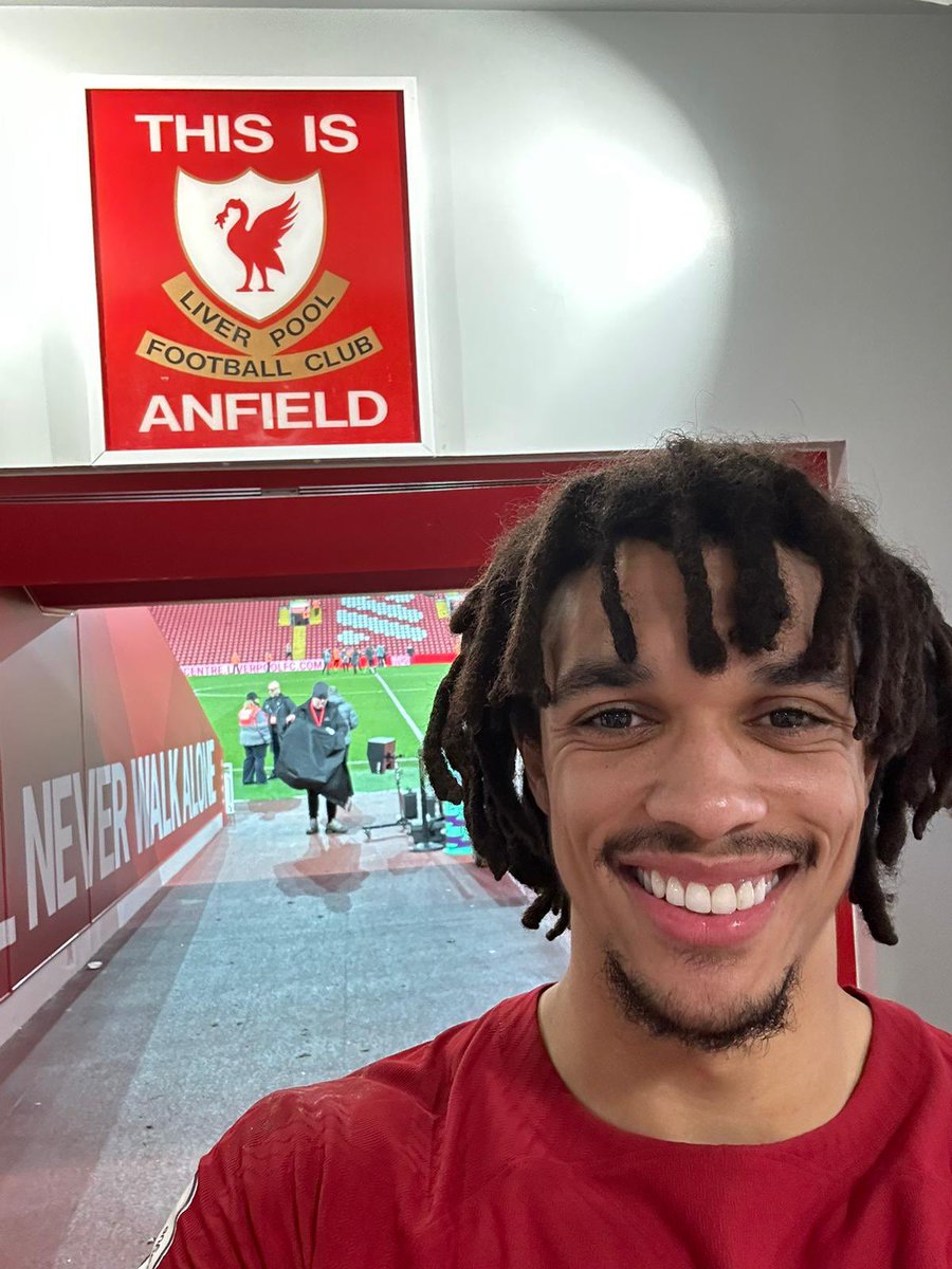The_bakeer's tweet photo. No Liverpool fan should have less that 500 followers🙏. Follow everyone who likes and retweets this❤️❤️#LFC #LEILIV YNWA https://t.co/f9ODEA9RZj
