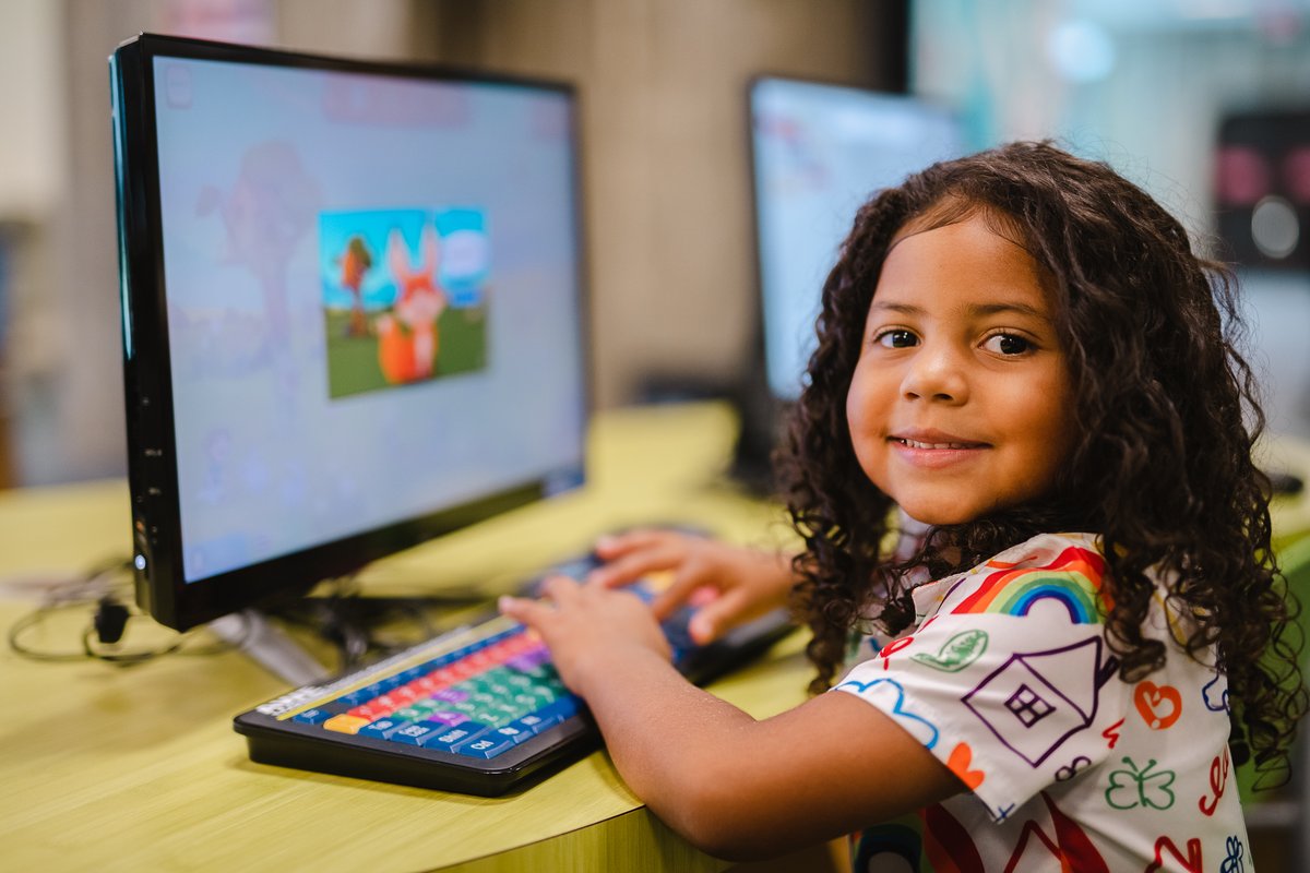 oclslibrary's tweet photo. Summer at Your Library is nearly here! ☀️ 💻  Register your child for one of our upcoming technology classes so they can learn about Photoshop, D&amp;D, Web Design and much more: https://t.co/yuFgqrsYVg https://t.co/ssHhUVIe8y