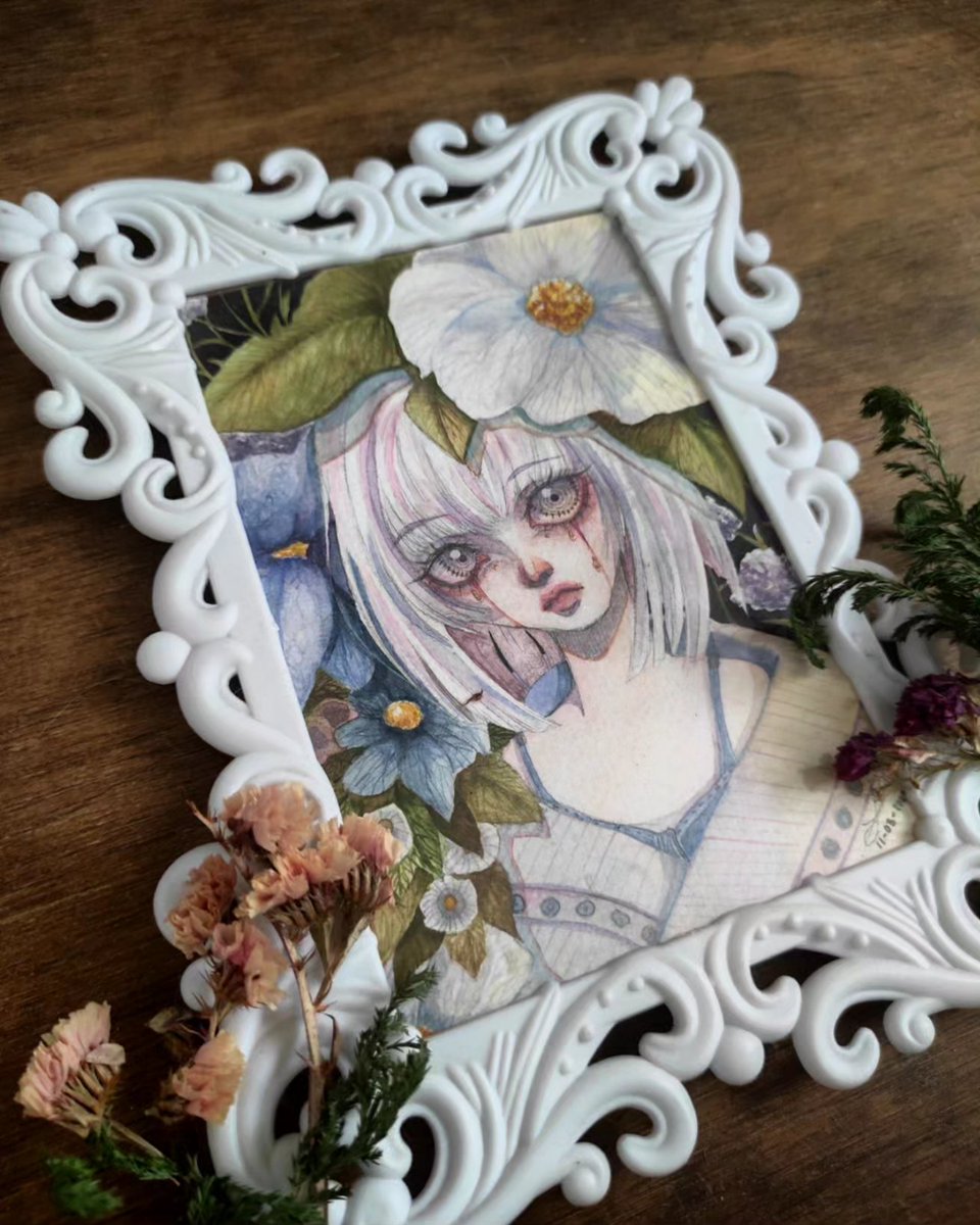 LorenaVignon's tweet photo. Ojitos tristes 💧
#watercolourpainting #watercolor #goldpaper #flowers #illustration #artistsoninstagram #pencil #traditionalart #artwork https://t.co/mVwegoY0O7