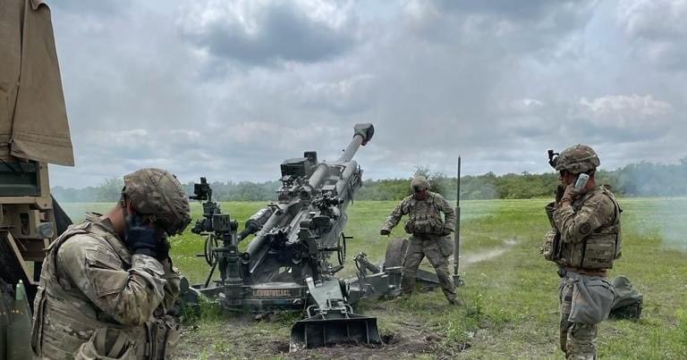 1stCavalryDiv's tweet photo. Field Artillery Squadron, 3d CR conducted their battery level qualifications during ArtilleryTable XV.
#RedTeam | #WinWithFires | #LiveTheLegend | #FirstTeam | #WeAreTheCAV | #AmericasFirstTeam | @iii_corps | @FORSCOM https://t.co/LNdxaFnhIG