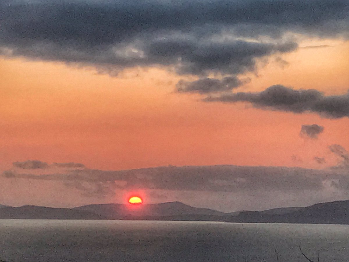 9:20 pm. Sun sets over Dingle Bay. Shot from Mountain Stage on the RingOfKerry. 
#roadtrip #WildAtlanticWay #TodayInIreland #Ireland #KeepDiscovering
