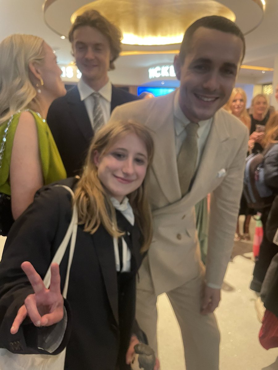 fizz 🫐 🕯 tweet media