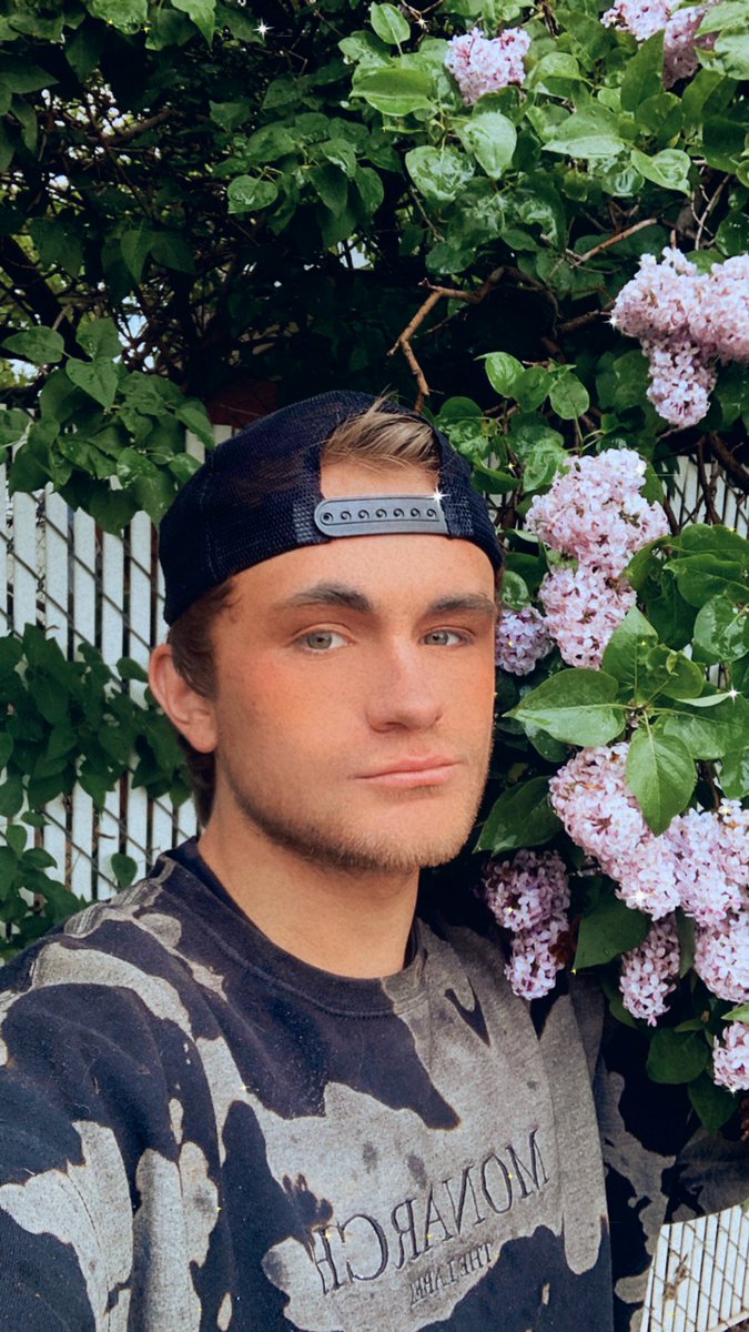 huntergillman_'s tweet photo. Bloom, baby,  bloom ✨🌸🌷 https://t.co/zWyWX8ilam