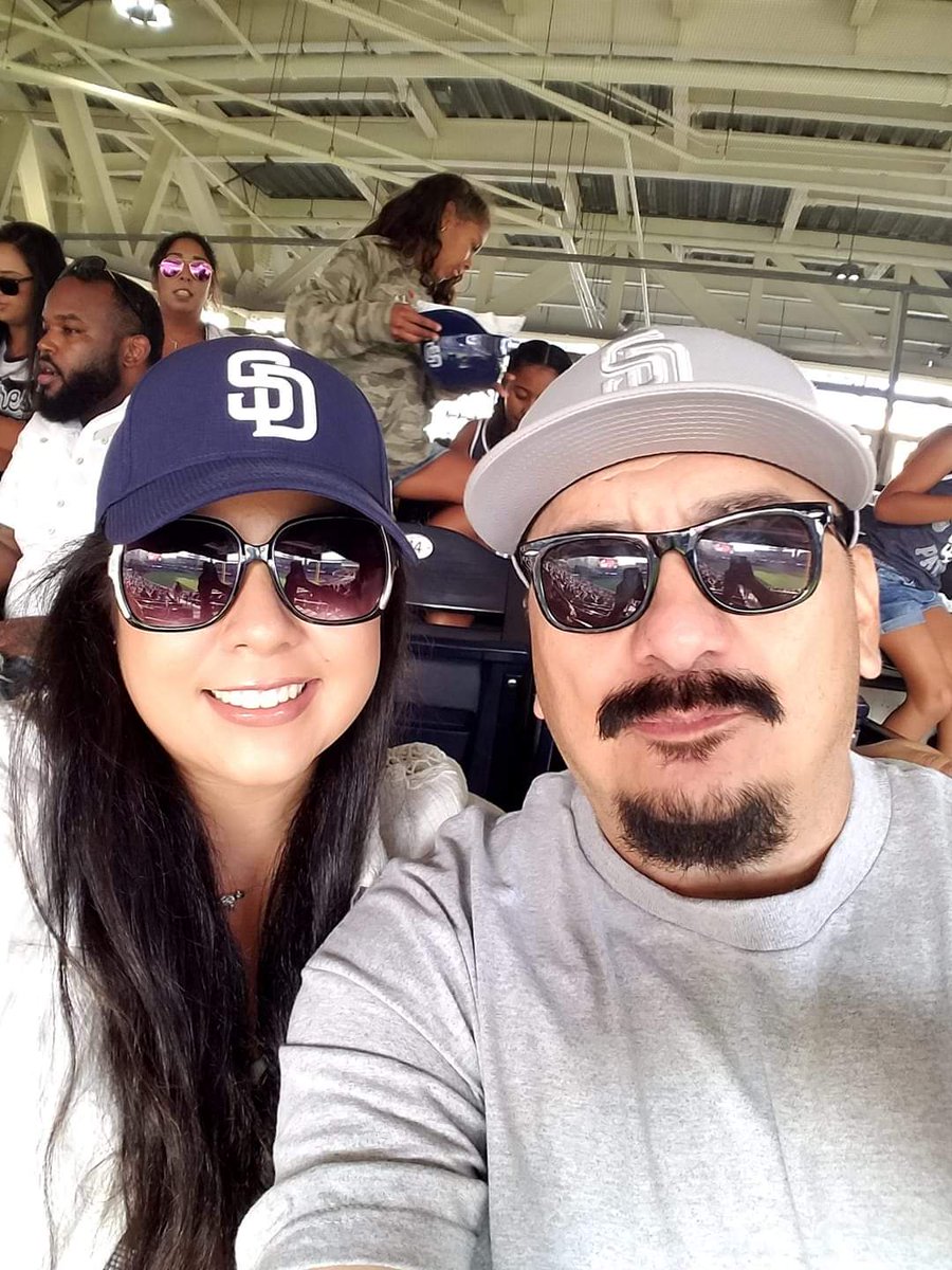 BigFrog619's tweet photo. #funnerfancam #BringTheGold https://t.co/OuAIk9i6vR
