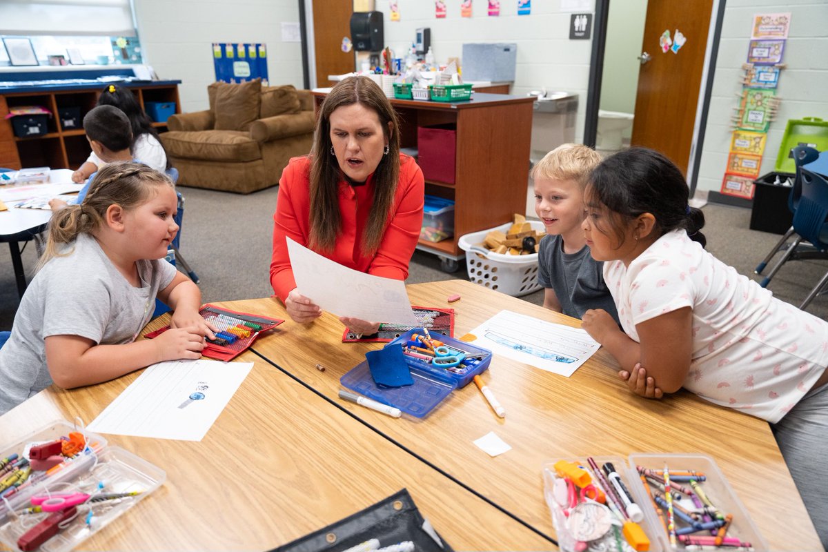 Sarah Huckabee Sanders on Twitter "After I got my kids off to school