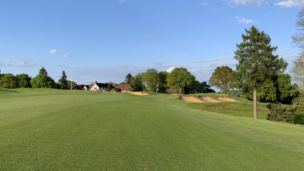 Tandridge looking glorious this evening as @tappin_neil and I enjoyed an honourable 9-hole half with @MikeHarrisGolf and @JezzEllwoodGolf courtesy of their very impressive 2-4-4-3 finish