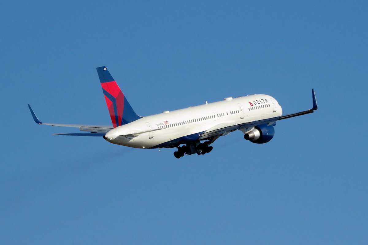 .@Delta B757-200 @flypensacola 11/04/22