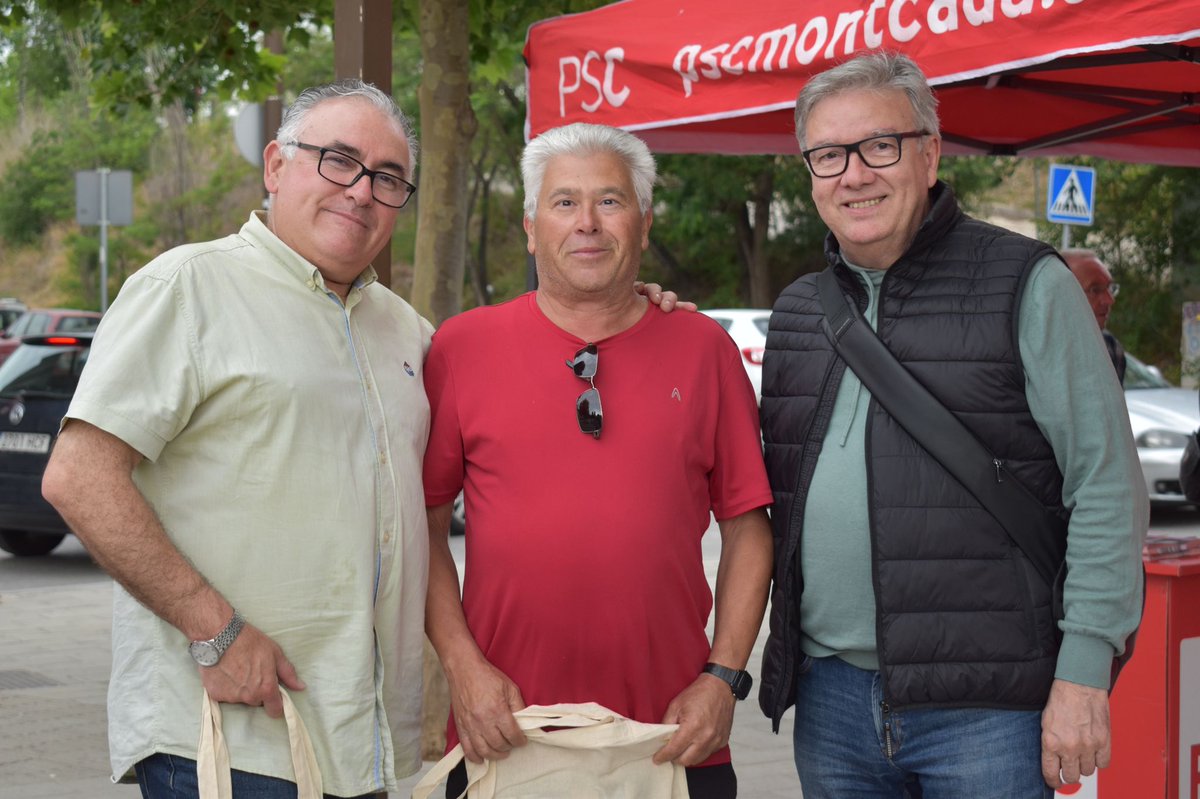 PSCMontcada's tweet photo. 👏 Aquesta tarda hem estat a #CanSantJoan explicant el nostre projecte als veïns i veïnes del barri.
❤️ Aquest 28 de maig vota #PSC per canviar el present i escriure un nou futur per a la ciutat.
🫵 Amb tu, #TransformemMontcada! https://t.co/GvvMu0ANYc
