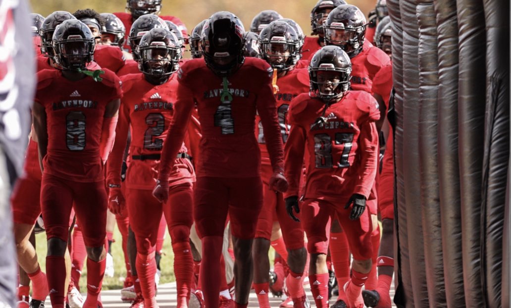 Extremely Blessed to receive my First offer to Davenport University !
@TheCoachIsmail @CoachRodOden @BIGBOOK_WORK @surulipowell 
@HiddenGem_elite 
@RisingStars6