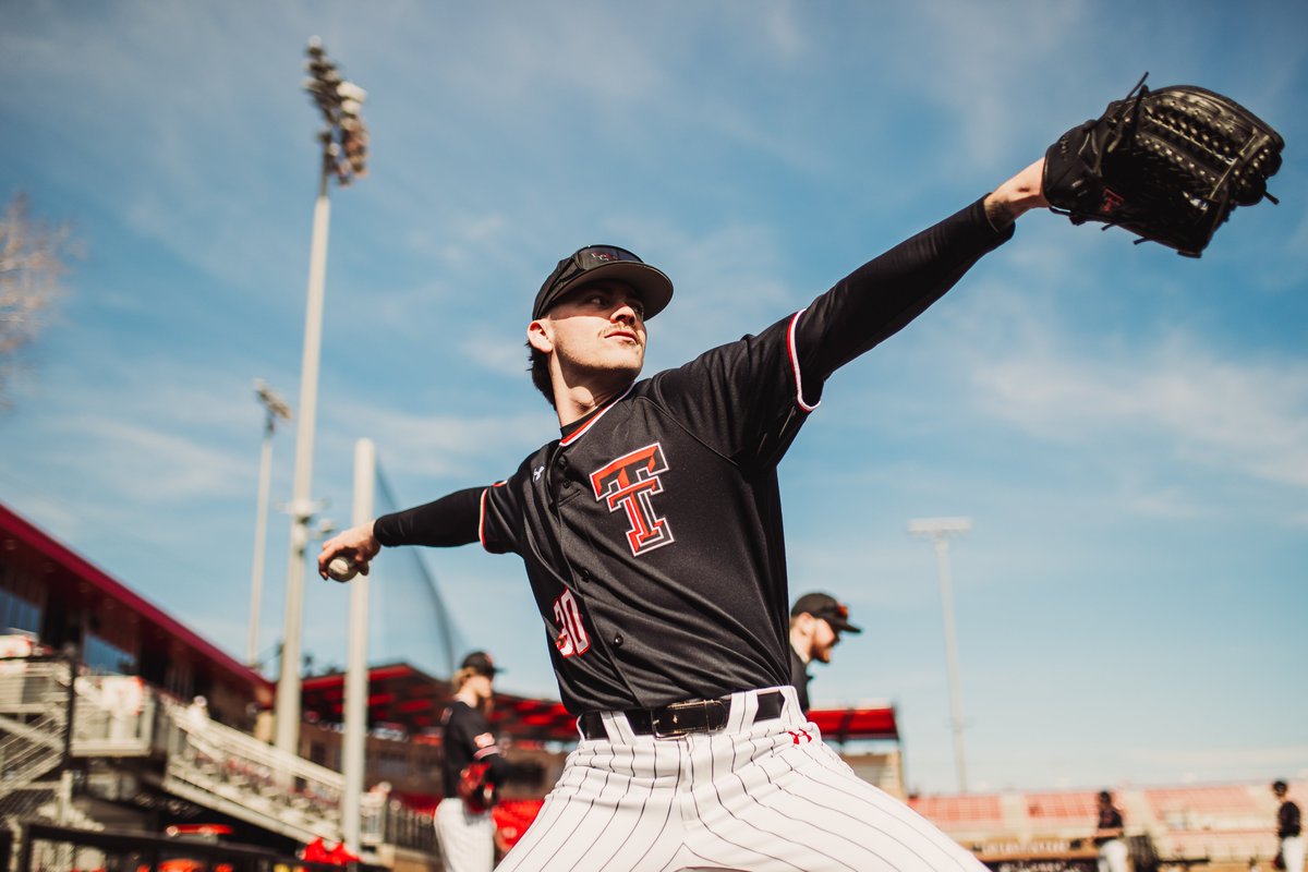 TTU_Baseball's tweet photo. Senior salute: @BlessieBo 👏

#WreckEm https://t.co/43iJBRBpvz