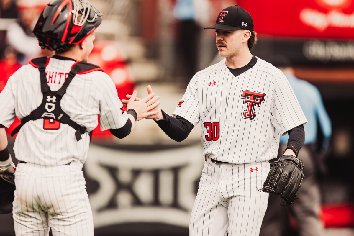 TTU_Baseball's tweet photo. Senior salute: @BlessieBo 👏

#WreckEm https://t.co/43iJBRBpvz