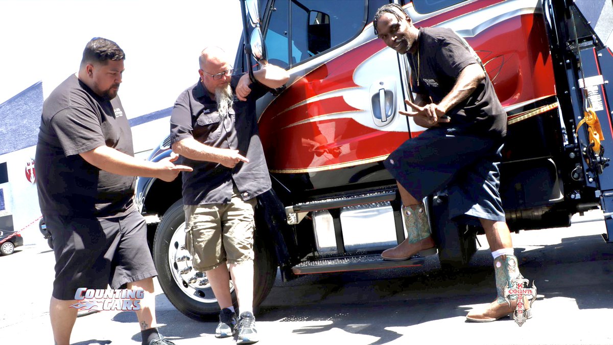 CountsKustoms's tweet image. Huge shoutout to our friends and family from Dual-Tech, Inc! They are back in Vegas this week for the Tow Truck Mega Show at South Point. Stop by and see them, and maybe even some of the Count’s Kustoms crew! #lasvegas #countskustoms #dualtech #towtruck #towshow