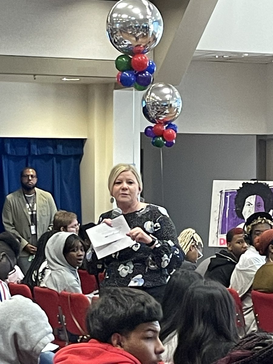 MsRamos1919's tweet photo. Your voice matters. You matter. What a wonderful time with the students today- from the beginning till the end. Feeling inspired! 💜💛#RISD #RHS @REquityt @IamBranum https://t.co/fmiPeJm9B3