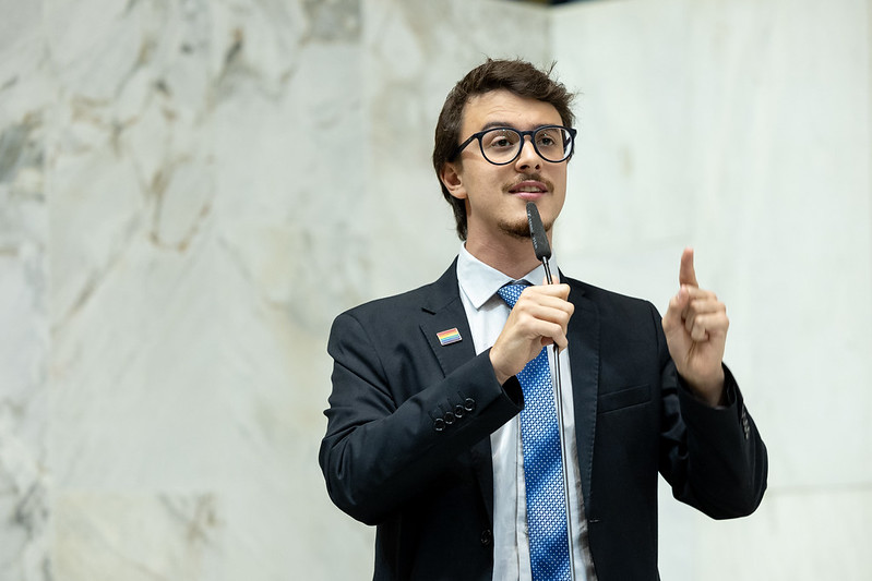 AssembleiaSP's tweet image. ⏰ As sessões ocorrem às 14h, de segunda a sexta-feira, e são transmitidas ao vivo pela #RedeAlesp. Os detalhes você pode acompanhar pelo nosso canal do Youtube.

#parlamentares #deputadas #deputados #plenário #dengue #situaçãoderua