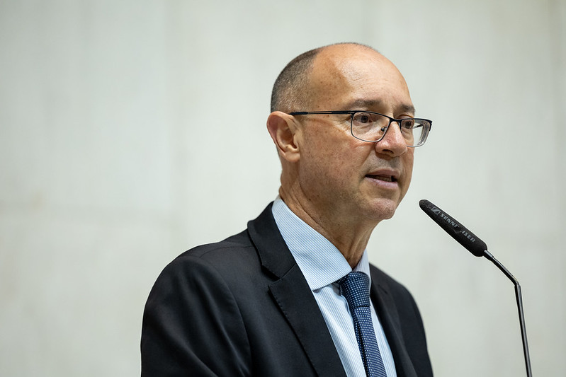 AssembleiaSP's tweet image. ⏰ As sessões ocorrem às 14h, de segunda a sexta-feira, e são transmitidas ao vivo pela #RedeAlesp. Os detalhes você pode acompanhar pelo nosso canal do Youtube.

#parlamentares #deputadas #deputados #plenário #dengue #situaçãoderua