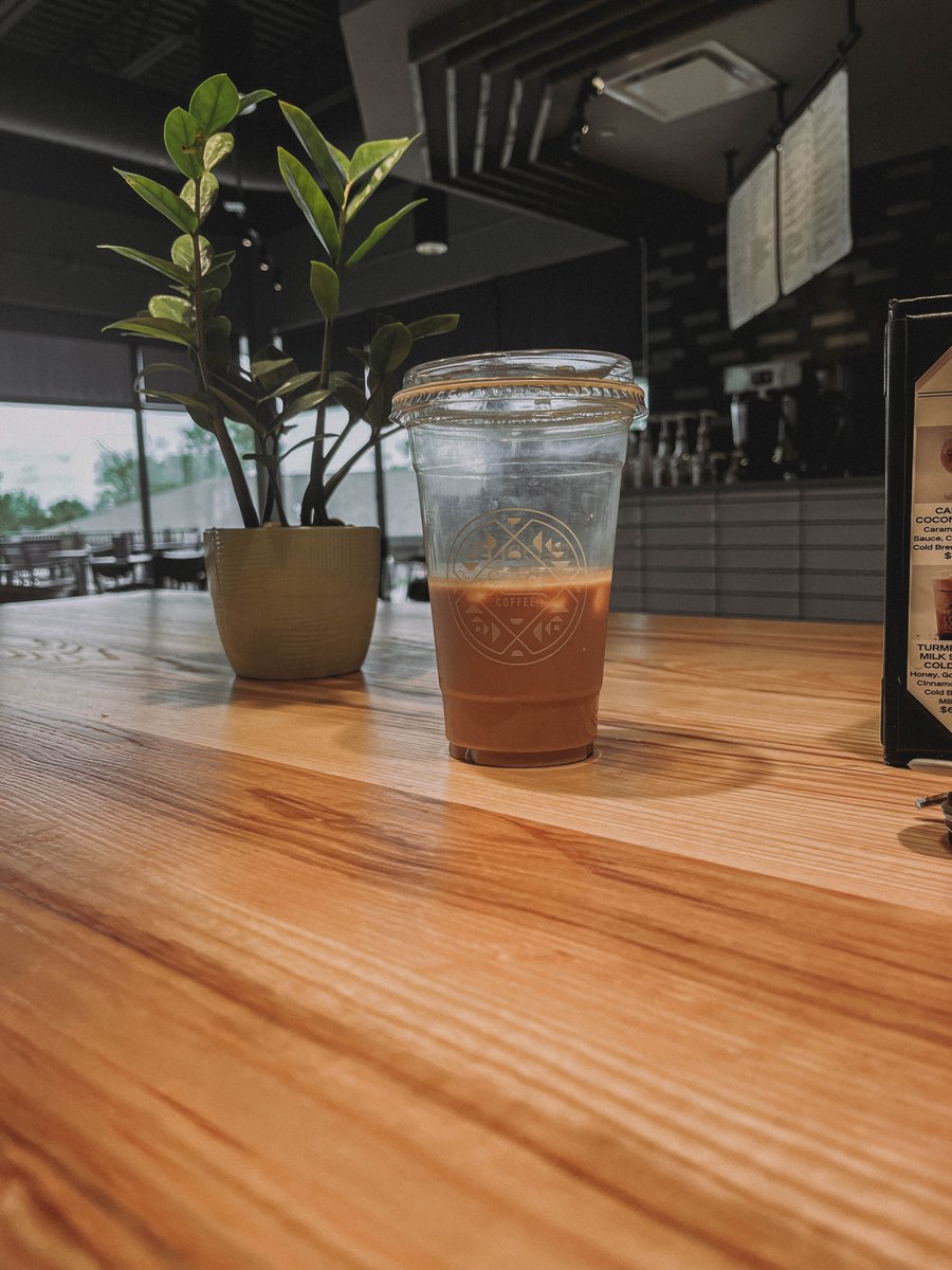 402Digital's tweet photo. Always a great day when you can get some work done outside of the office! Love coming to @storiescoffeeco in Gretna! #PeopleLoveCoffee #TimeToGetCreative https://t.co/CxpzZw0zFO