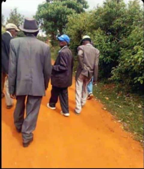 omwambaKE's tweet photo. Best caption Wins 300 Bob 🤣🤣🤣 https://t.co/eQTy5rdNCP