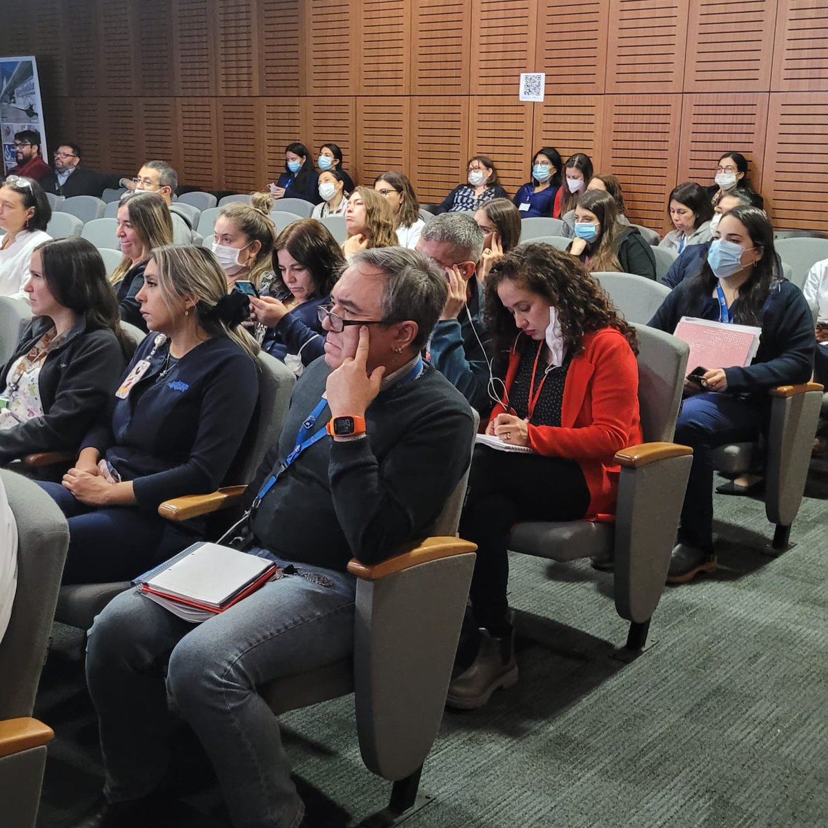proyecto_helo's tweet photo. Nos reunimos con Equipos Clínicos para revisar avances de HELO, sus procesos, definiciones y visualización del Módulo de Ambulatorio, conversamos de la Puesta en marcha, entre otros temas.
Gracias a quienes participaron en esta importante reunión.

Seguimos avanzando 💪 https://t.co/V87DRsSlUK