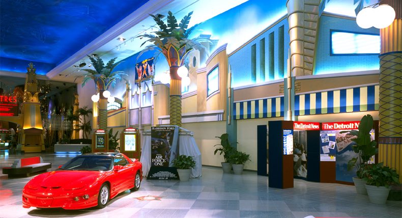 StackyChan's tweet image. Man when the Star Southfield first up opened that mf was magical, the sidewalks used to glitter all the way in and inside you damn near didn’t even wanna go see your movie it was so lit