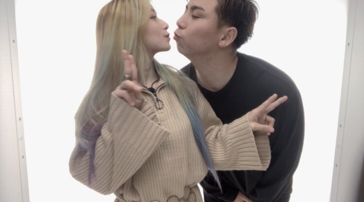 peimi_9's tweet photo. 一目惚れした相手が恋人になり、夫婦になり、パパママに変わりました😳💗
パパ似の娘ちゃんです💗
6〜7年振りの赤ちゃんだから可愛くて🫣💗
上の子達も色々お世話してくれて助かってる！！
旦那さんの家族にも良くしてもらってありがたいです🙏 https://t.co/Cai0jYBISo