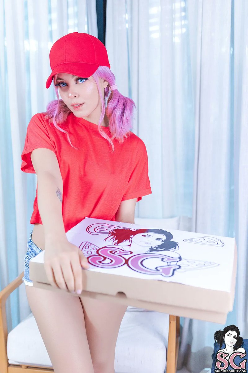 SuicideGirls tweet media