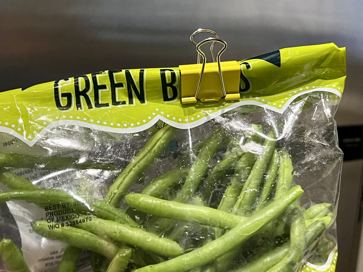 SherryPDX's tweet photo. I know someone here in #taxtwitter just posted about using binder clips…yes I do it too! 😂

Also, happy 5/15 Deadline Day for those that celebrate it! https://t.co/spHLWuve9T