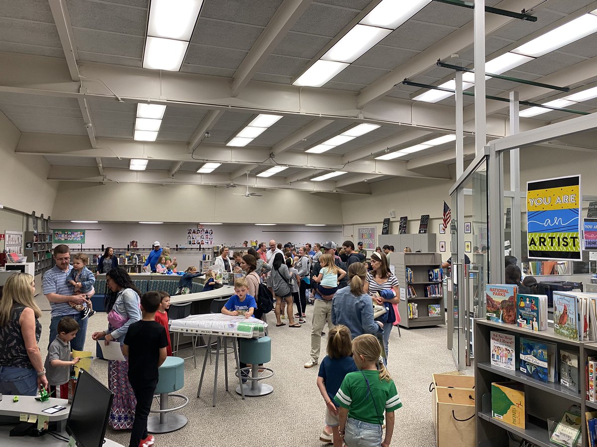 MrsMitch_MathSp's tweet image. Talk about teamwork and being math problem solvers! Prairie families used their math skills to try to “break out” of Math Escape Rooms. Families also collaborated on Mindset Posters, collected Make &amp;amp; Take Games and made guesses on Estimation Jars. @prairied203  #PartnersinGrowth