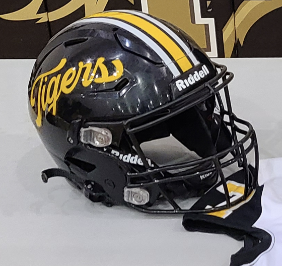 NEBHSFB's tweet photo. New alternate lids for Fremont in 2023??? #nebpreps @FHS_tigerfb https://t.co/DqcDAuu6n4