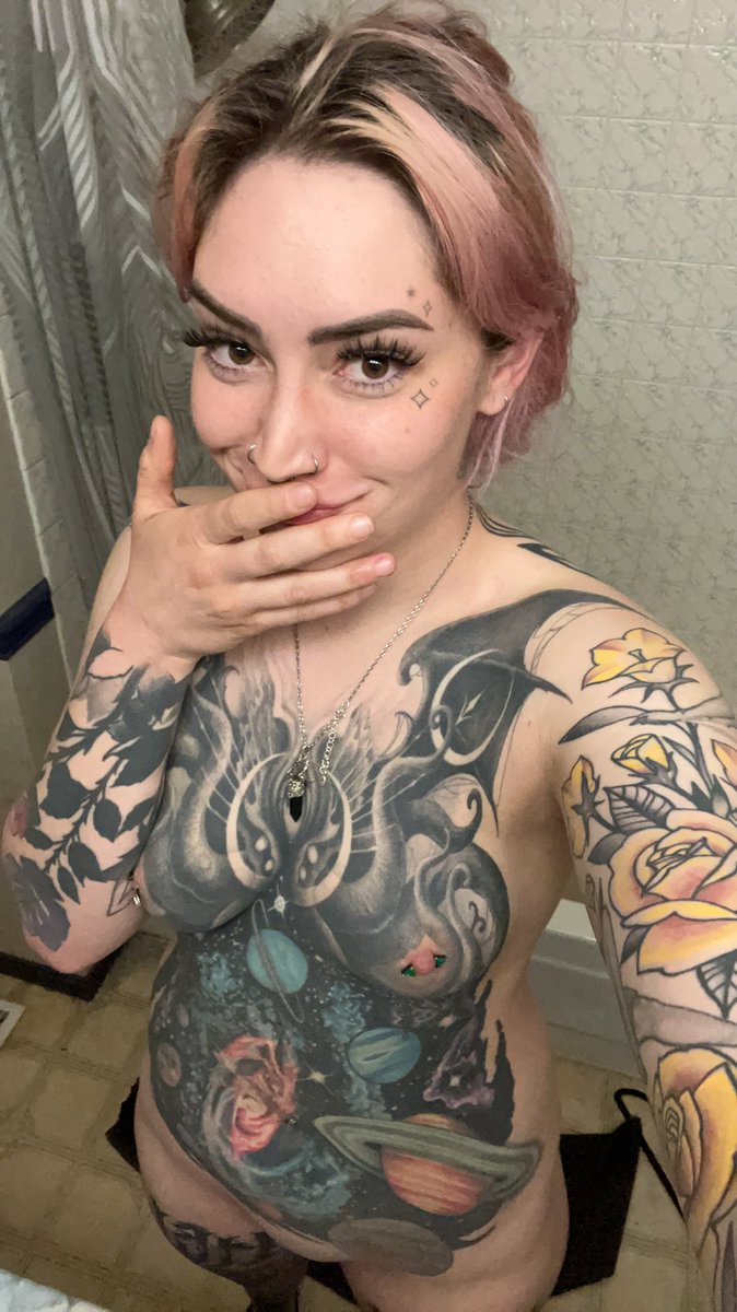 aurorawestxxx's tweet photo. can I be your goofy tattooed gf?? 🥹 https://t.co/EKrj1s7sPM