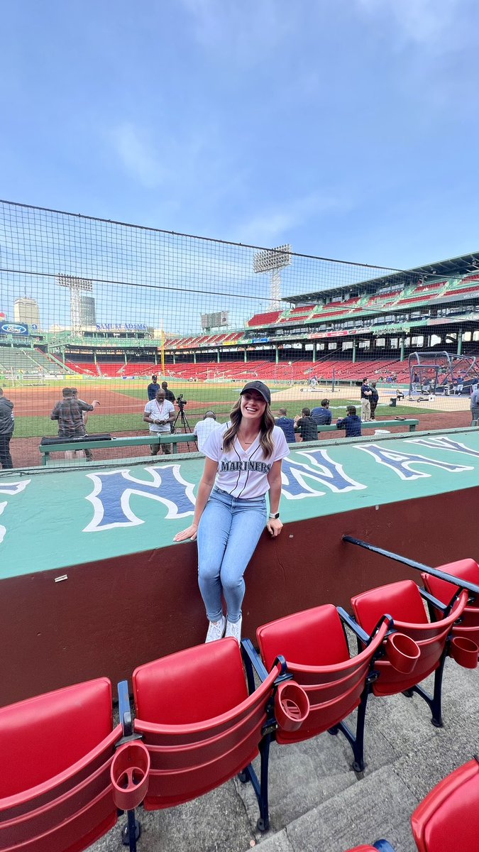 lexxhudd's tweet photo. Cal is MVP tonight. @Mariners https://t.co/nX3z14Uumv