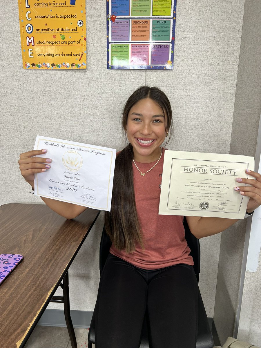 raynie_tom27's tweet photo. Sports Banquet and Awards Ceremony. Presidents Excellence and Education award, Honor Society, Offensive MVP Slow pitch, and Offensive MVP Fast pitch. Fast pitch BA- .569 OBP- .616 @AFSBALL @coachsloan18 @CoachJayHunt @HDXSoftball @SSC_Softball @carl_softball @TopPreps https://t.co/fLOfI6VBac