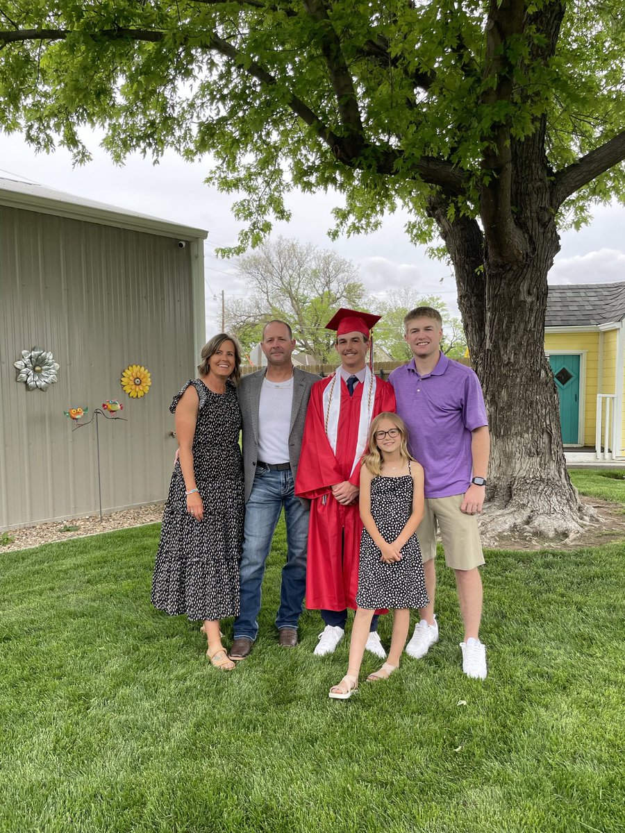 JasonWeimer3's tweet image. Had an awesome Saturday! @dylanweimer10 and @WeimerTate moved into new chapters of their lives! Tate graduated from HHS and Dylan from K-State. Couldn’t be more proud. Many family and friends showed up for the celebration! One more(Ellie) in 9 years. What a ride. PROUD DAD!