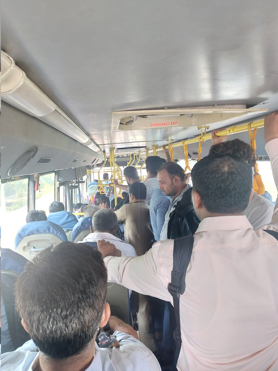 CricfreakKk's tweet photo. @NMMTonline For the past 2 days what has happened to 7:35 am - 125 bus arriving at Vashi Bus Station?
The later overcrowded bus as usual is causing trouble to daily commuters
Do look into this matter as a serious concern since people are suffering and feel uneasy, claustrophobic https://t.co/9o5LEjBa2u