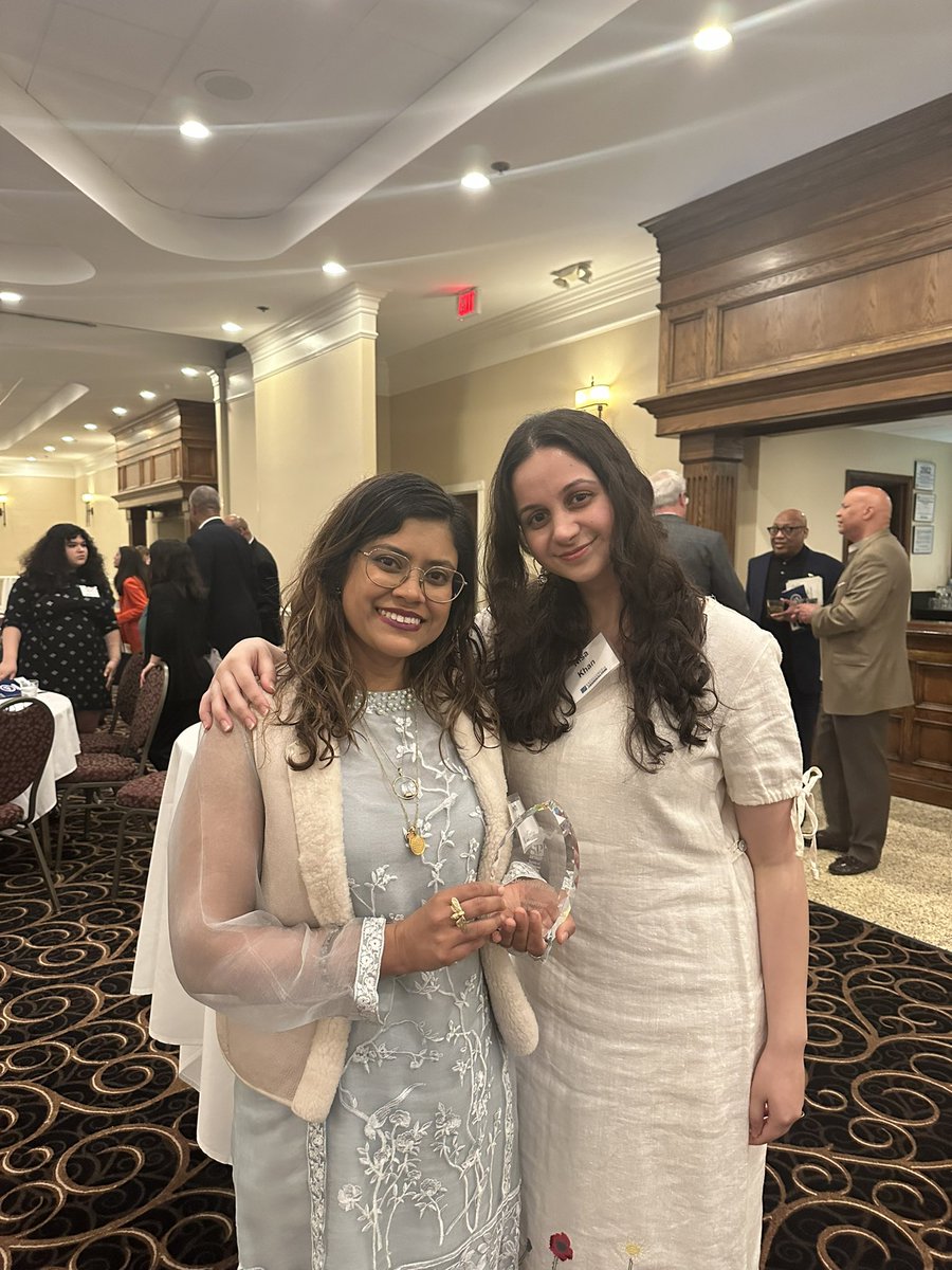 Congratulations to @MichiganRadio Amplify team!!

Our team won the Soujourner Truth Award for the Wayne County Jail coverage led by <a href="/beenishfahmed/">Beenish Ahmed</a> &amp; <a href="/mnisakhan/">nisa khan</a> with the support of <a href="/sarah_hulett/">Sarah Hulett</a> <a href="/lzsmitty/">Lindsey Smith</a> and myself!