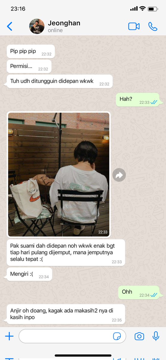 hyunnlightt's tweet photo. Minimoni two tweet au

"Kamu bebas, kak. Gak perlu capek-capek sandiwara lagi sekarang. https://t.co/zfp3urJEEu