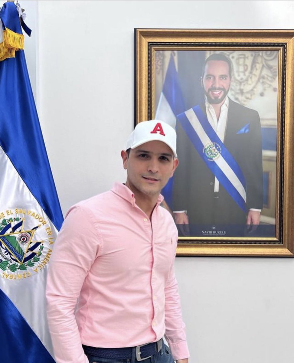 LemaPuerta9676's tweet photo. @jarizabaletaf #DoscientosMil #Felicitaciones @jarizabaletaf 🇨🇴🧢 #ArizabaletaElBukeleColombiano https://t.co/rViwG8RVoH