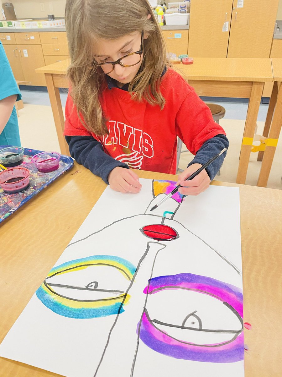 GanzVisualArt's tweet photo. Amazing 1st grade Abstract Faces inspired by Sandra Silberzweig! #davis1 #arted #artsed #silberzweig https://t.co/0tedMqbbK9