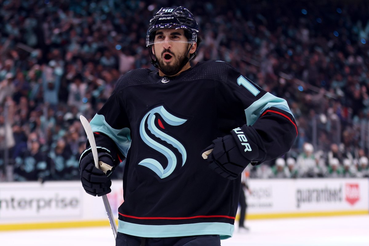 BR_OpenIce's tweet image. What a season for the Kraken 🦑

- Largest points improvement for an expansion team from year one to year two
- Defeated Colorado for first playoff series win
- Dave Hakstol nominated for Jack Adams
- Matty Beniers nominated for Calder Trophy

Just the beginning in Seattle 🔥