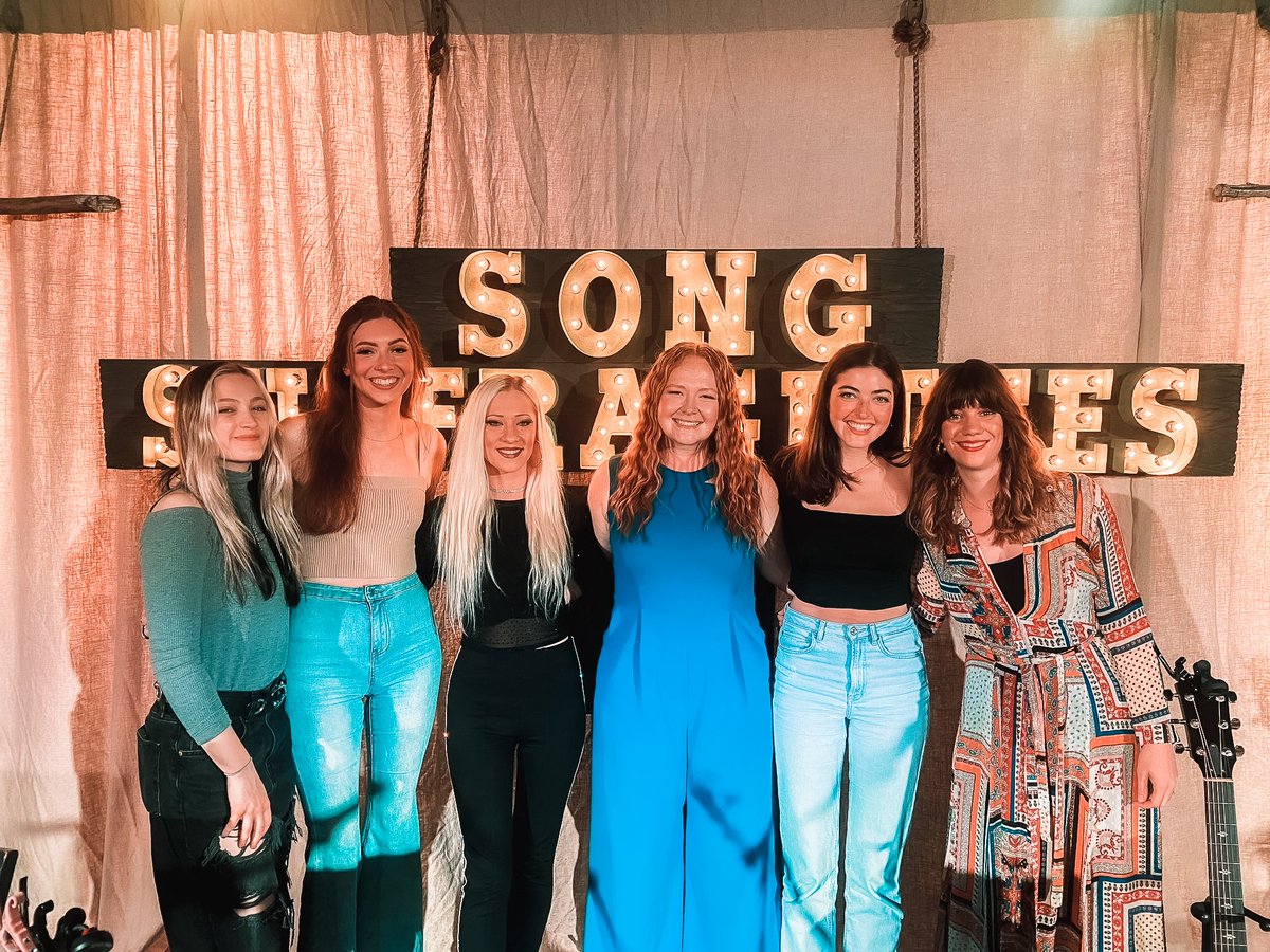 8PM SHOW 

Hearts are so full after this round with these wonderful ladies!! 

Check out the live stream on youtube now!!

#LetTheGirlsPlay