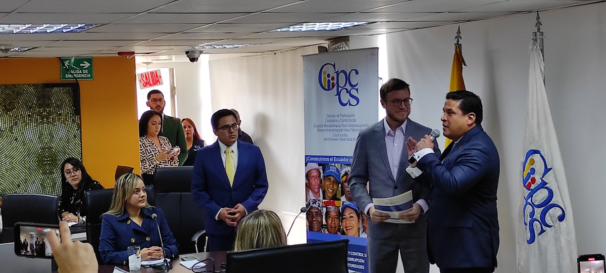 PuebloMontubioE's tweet image. Por delegación del Presidente #LuisLayedra la #ComisionEjecutiva acompañó y respaldó a nuestra representante @VerdezotoJoha en la 1ra. Asamblea del @CpccsEc dónde se eligió como sus principales a @alembertveraec cómo presidente y @nicolebonifaz como Vicepresidenta.