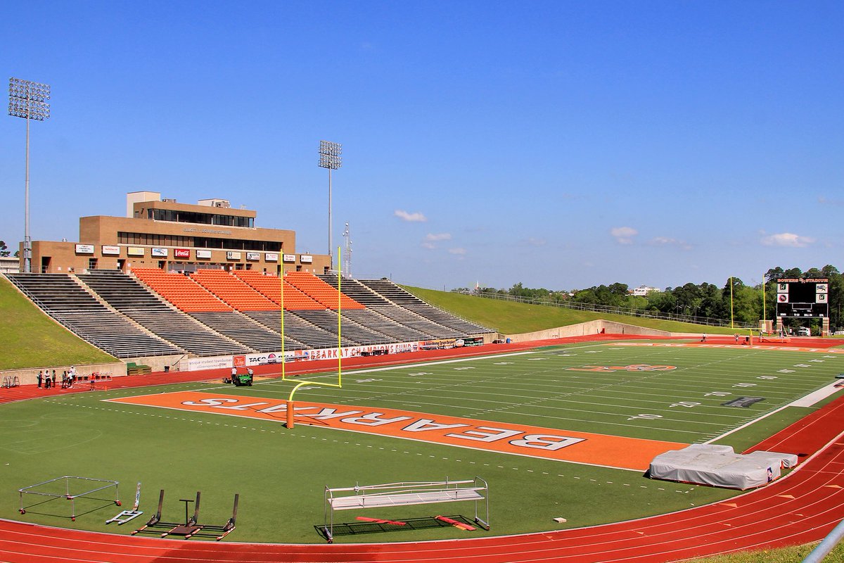 Marcus1Wimberly's tweet photo. BEYOND blessed to receive my 2nd Division 1 offer from Sam Houston State University!! To God be the Glory and Honor! 🙏 🟠⚪️@Coach_T_Rocco @BearkatsFB @CoachCalebPerry @winnerswin07 @247recruiting @Rivals https://t.co/1jLHU32xIC