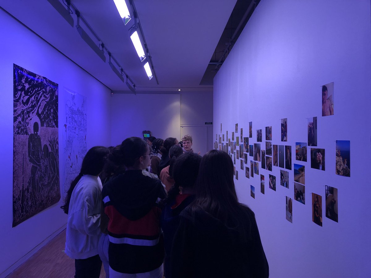 XavierGaschy's tweet photo. Merci à @La_Filature pour le parcours photo proposé cette année permettant aux élèves de l’@acstrasbourg @DaacStrasbourg de s’initier au photo reportage aux côtés de @DarekSzuster : la Classe Colorée Photo du @college_moliere a apprécié ce projet et est fière du résultat exposé ! https://t.co/QWsB6jMbRY