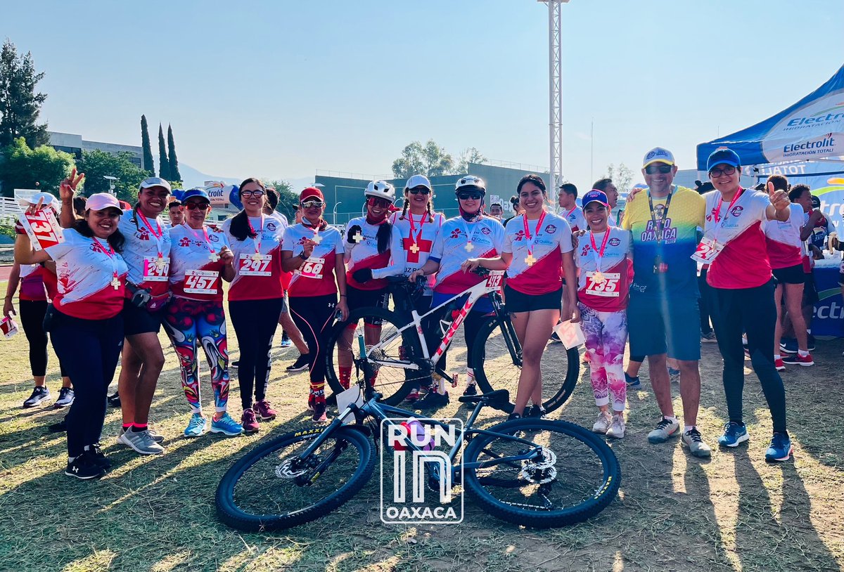 RunInOaxaca's tweet photo. ¡Así se vivió la Carrera Atlética Muévete por Cruz Roja 2023! ❤️

¡Muchas gracias a todos los que se sumaron a esta causa! 🏁 

#RunInOaxaca #PégateALoBueno #CalidadRunIn #LoLogramos #Oaxaca https://t.co/4NcMVGnlh5