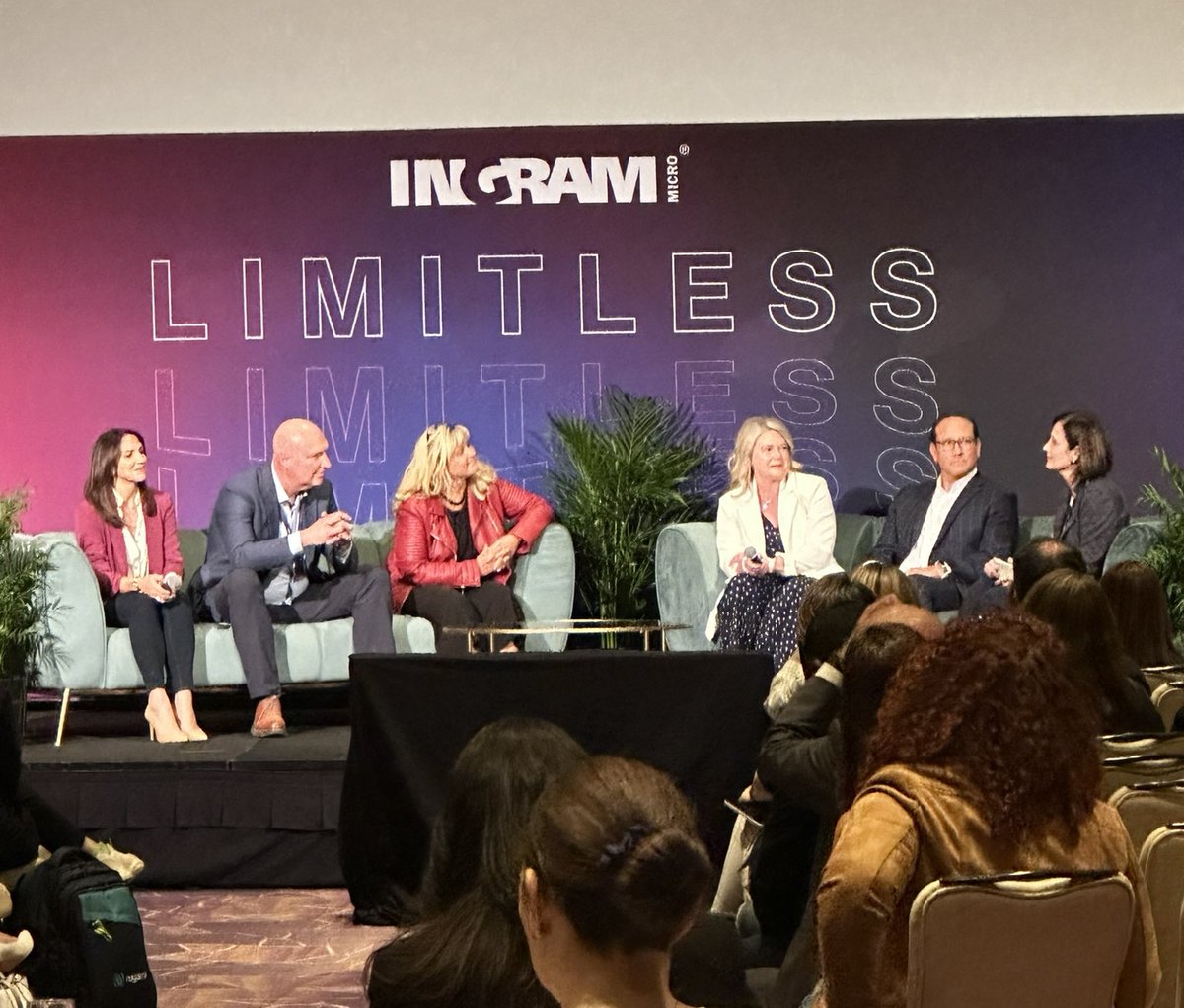 IngramMicroInc's tweet image. &quot;Need to hire the right person for the job? The first step is widening the pool of prospects. A diverse candidate pool is a must.&quot; Women in Tech Panel at the Ingram Micro Global Cloud Innovation Summit. #IMGCIS23 #ingrammicro