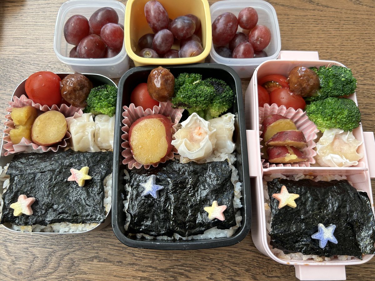 今日はりょうちん　@ryotinFood の🌊まごころ海苔🌊で、海苔弁！
夜空をイメージして星を飾りました。 https://t.co/Tu2qXmXB8n